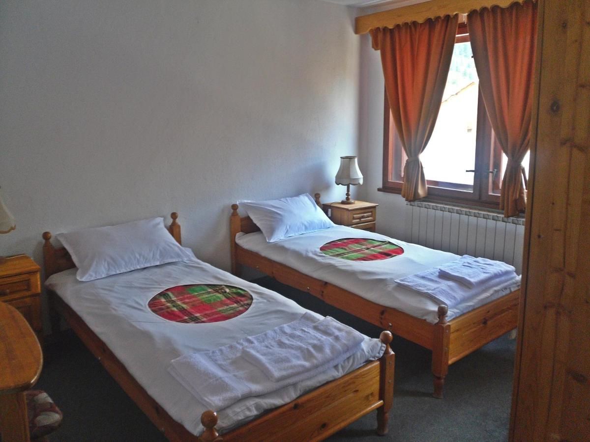 Отель Family Hotel Feniks Чепеларе-23